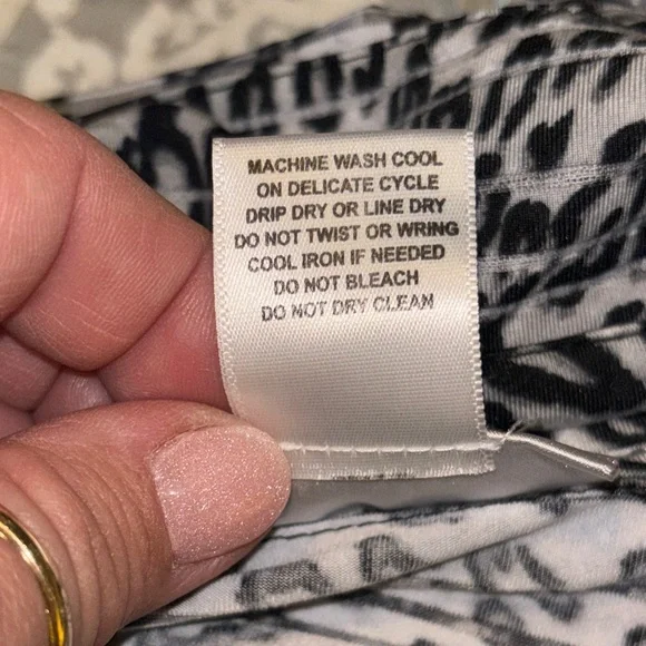 Rebecca Malone Black and White Animal Print Blouse size small - Picture 8 of 8